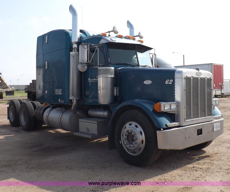 image for item H9249 1996 Peterbilt 378 semi truck