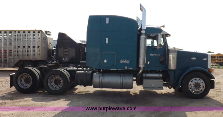 image for item H9249 1996 Peterbilt 378 semi truck