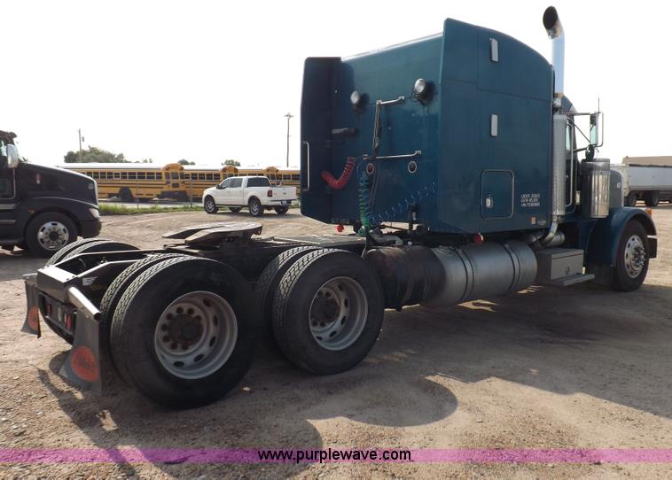 image for item H9249 1996 Peterbilt 378 semi truck