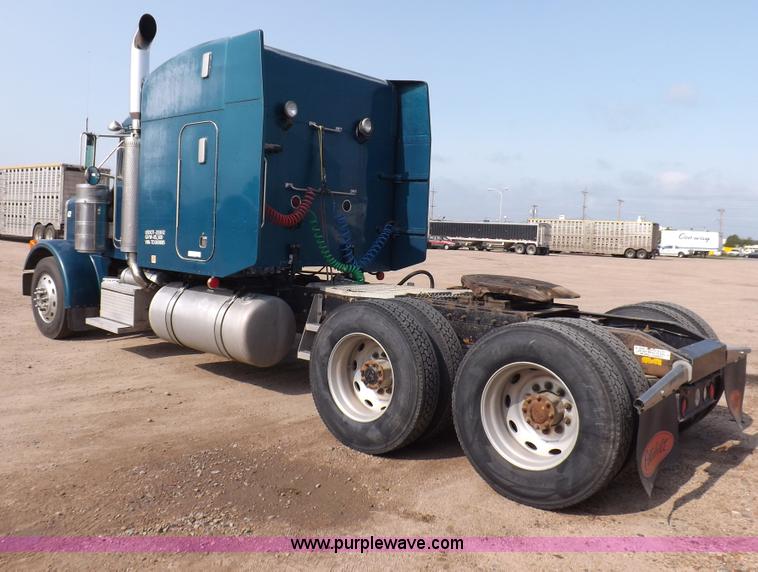 image for item H9249 1996 Peterbilt 378 semi truck