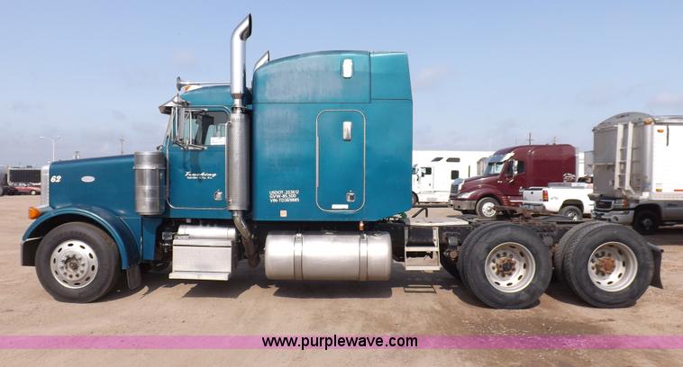 image for item H9249 1996 Peterbilt 378 semi truck