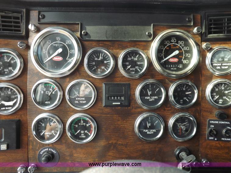 image for item H9249 1996 Peterbilt 378 semi truck