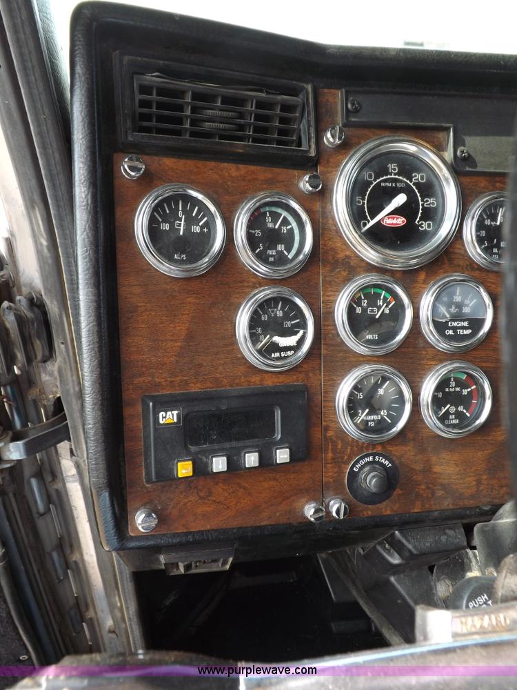 image for item H9249 1996 Peterbilt 378 semi truck