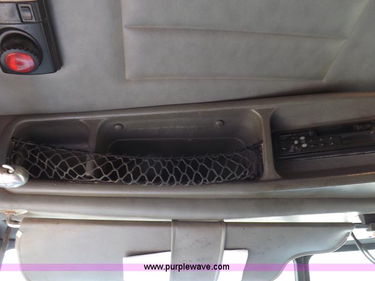 image for item H9249 1996 Peterbilt 378 semi truck