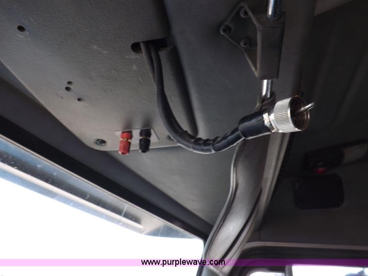 image for item H9249 1996 Peterbilt 378 semi truck