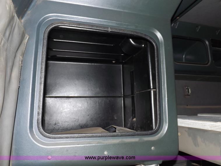 image for item H9249 1996 Peterbilt 378 semi truck