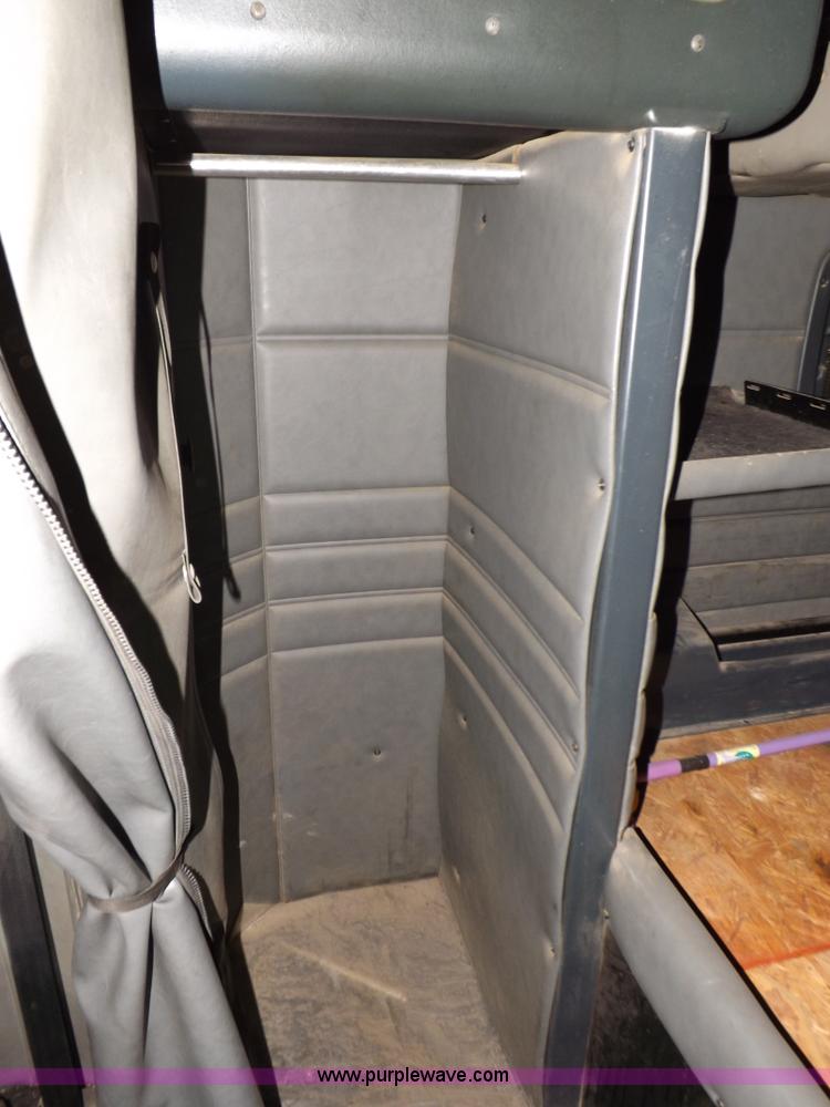 image for item H9249 1996 Peterbilt 378 semi truck