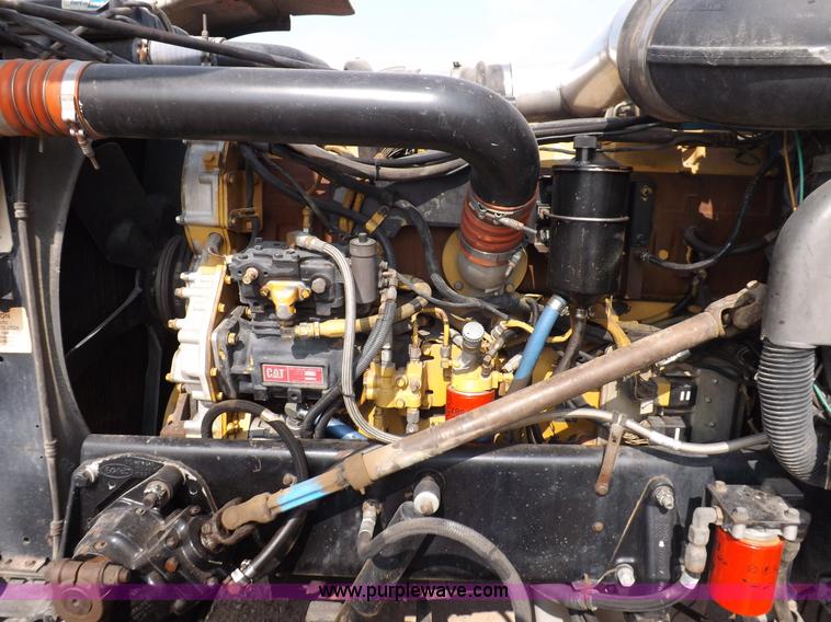 image for item H9249 1996 Peterbilt 378 semi truck