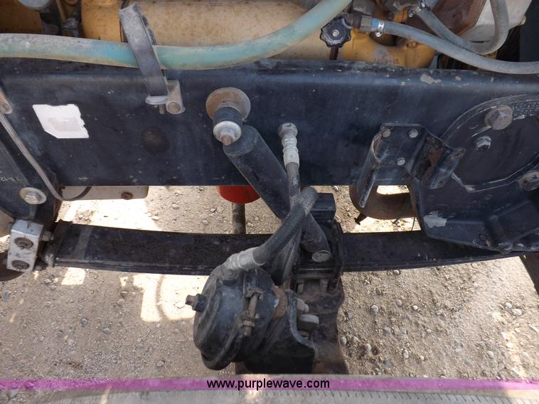 image for item H9249 1996 Peterbilt 378 semi truck