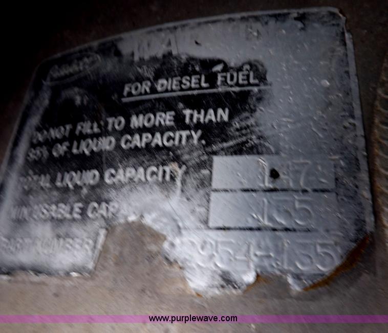 image for item H9249 1996 Peterbilt 378 semi truck