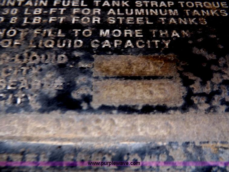 image for item H9249 1996 Peterbilt 378 semi truck