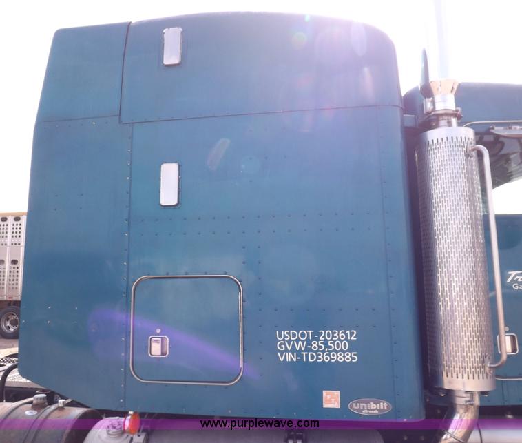 image for item H9249 1996 Peterbilt 378 semi truck