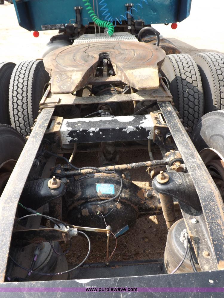 image for item H9249 1996 Peterbilt 378 semi truck