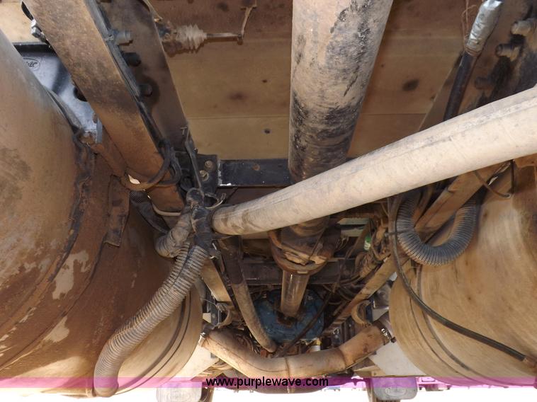 image for item H9249 1996 Peterbilt 378 semi truck