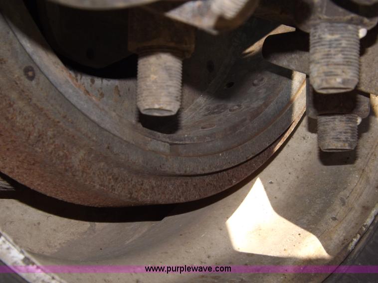 image for item H9249 1996 Peterbilt 378 semi truck