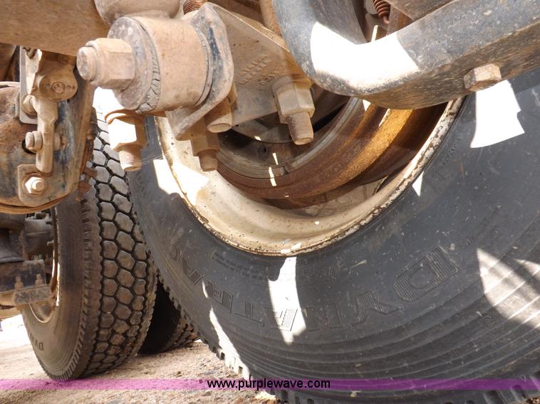 image for item H9249 1996 Peterbilt 378 semi truck