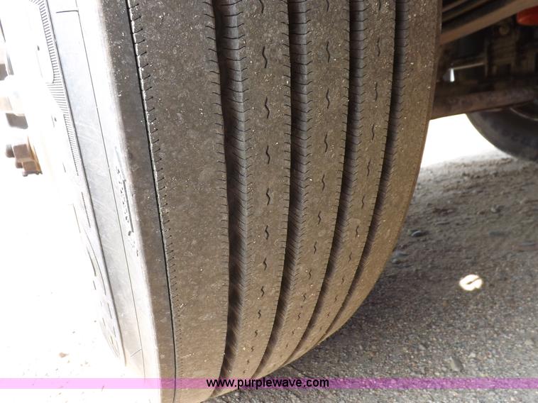 image for item H9249 1996 Peterbilt 378 semi truck