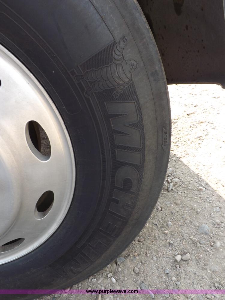 image for item H9249 1996 Peterbilt 378 semi truck