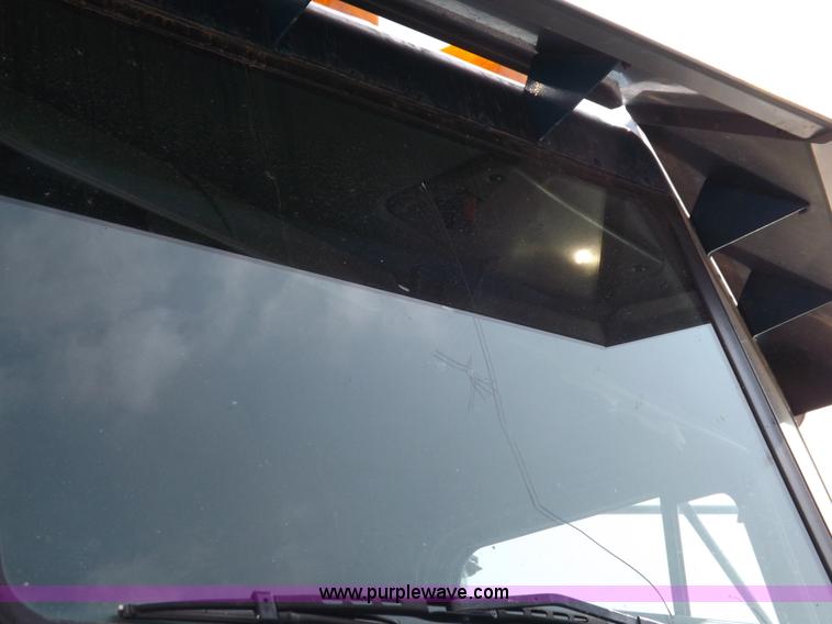 image for item H9249 1996 Peterbilt 378 semi truck