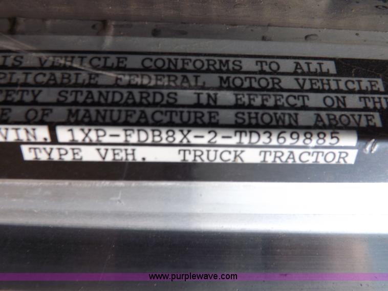 image for item H9249 1996 Peterbilt 378 semi truck