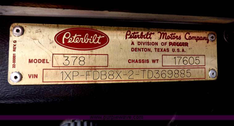 image for item H9249 1996 Peterbilt 378 semi truck