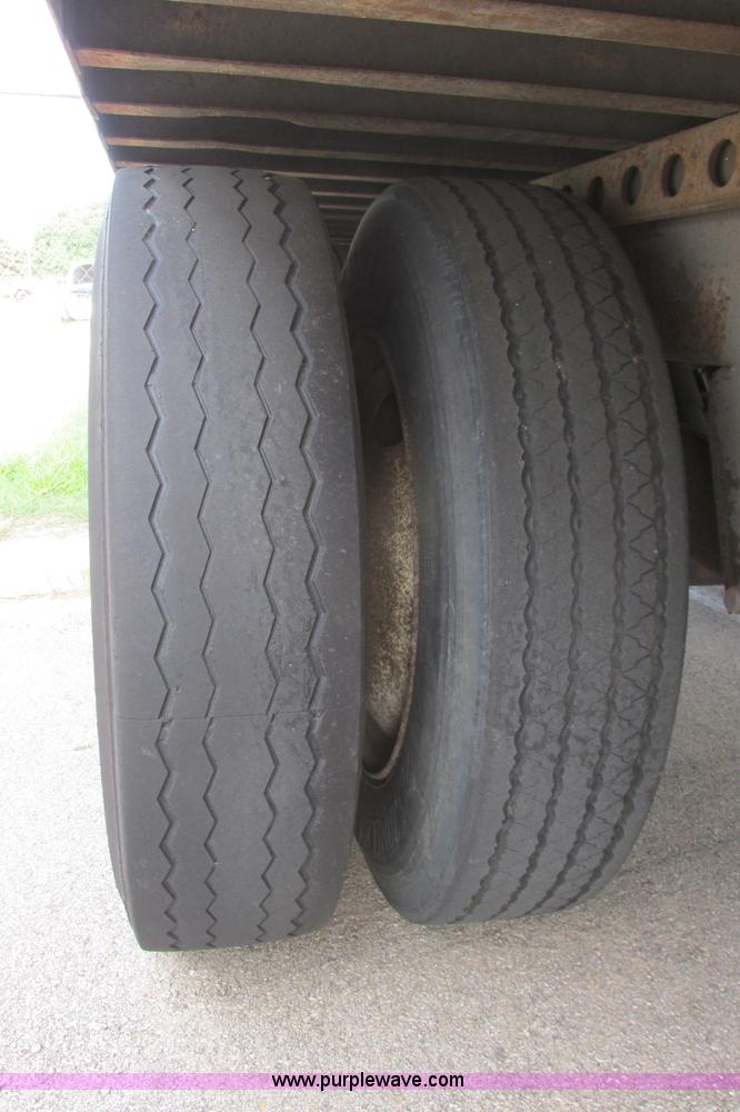 image for item I3484 1994 Wabash SA-102CW dray van trailer