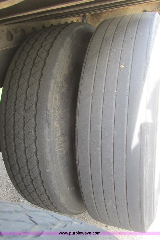 image for item I3484 1994 Wabash SA-102CW dray van trailer