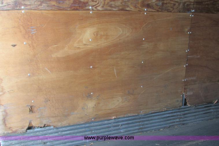 image for item I3485 1989 Stoughton ASVW-535T-S-C dry van trailer