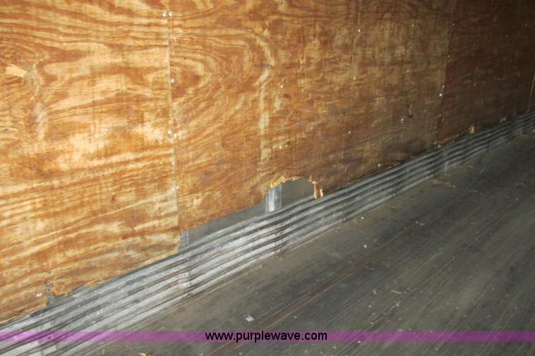 image for item I3485 1989 Stoughton ASVW-535T-S-C dry van trailer