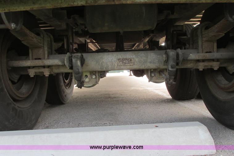 image for item I3485 1989 Stoughton ASVW-535T-S-C dry van trailer