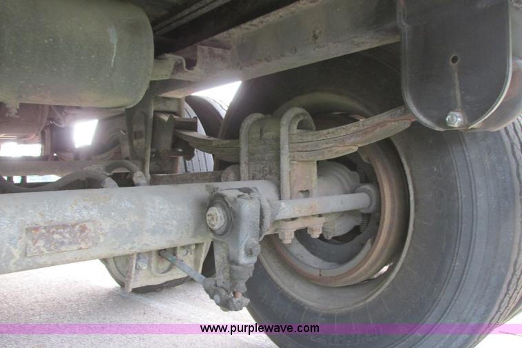 image for item I3485 1989 Stoughton ASVW-535T-S-C dry van trailer