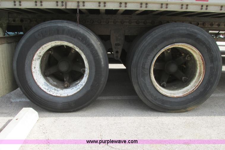 image for item I3485 1989 Stoughton ASVW-535T-S-C dry van trailer