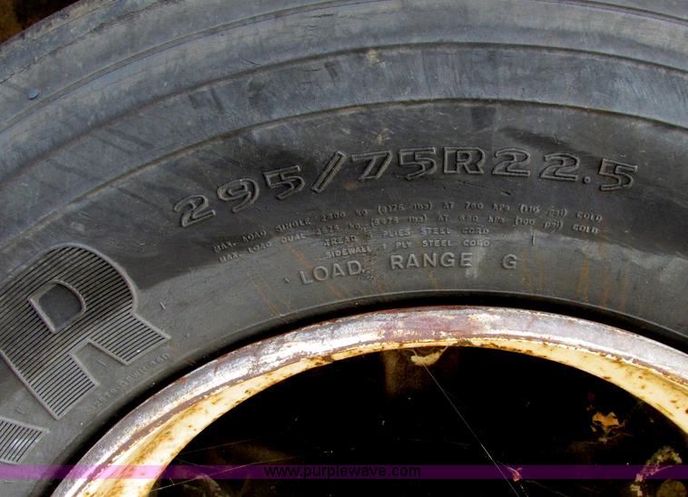 image for item I3485 1989 Stoughton ASVW-535T-S-C dry van trailer