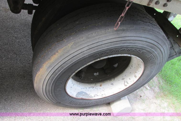 image for item I3485 1989 Stoughton ASVW-535T-S-C dry van trailer