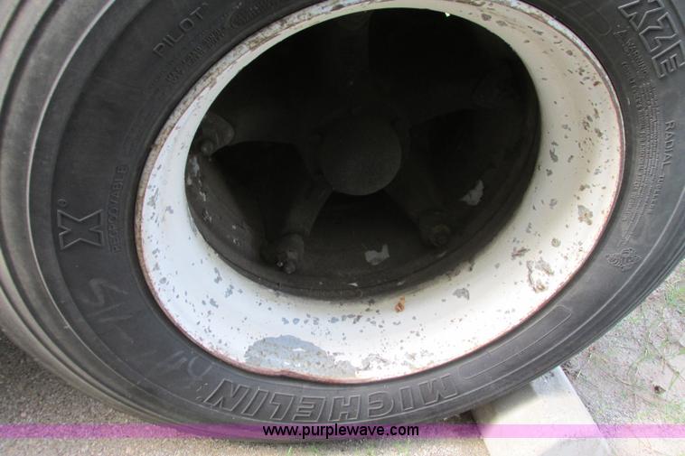 image for item I3485 1989 Stoughton ASVW-535T-S-C dry van trailer