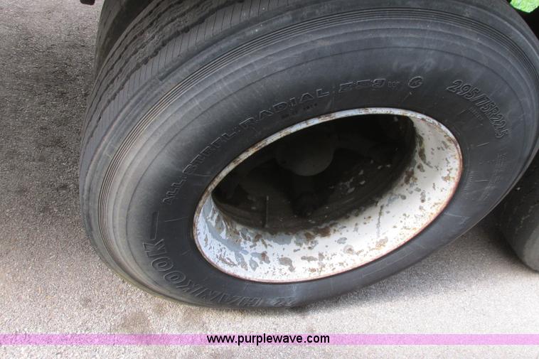 image for item I3485 1989 Stoughton ASVW-535T-S-C dry van trailer