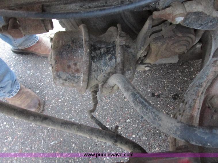 image for item I6199 1999 Mack CH613 semi truck