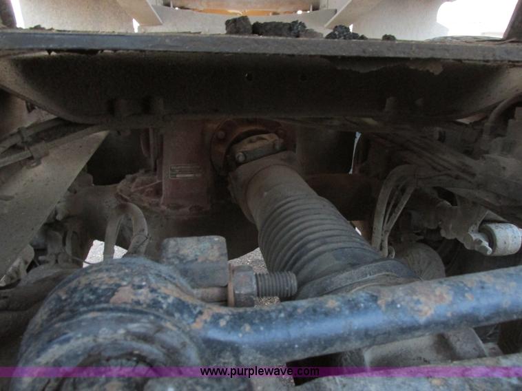 image for item I6199 1999 Mack CH613 semi truck