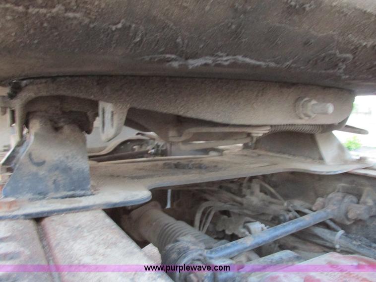 image for item I6199 1999 Mack CH613 semi truck