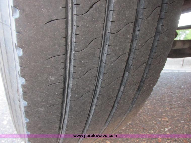 image for item I6199 1999 Mack CH613 semi truck