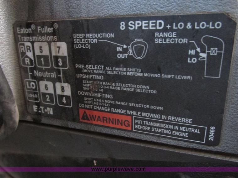 image for item I6199 1999 Mack CH613 semi truck