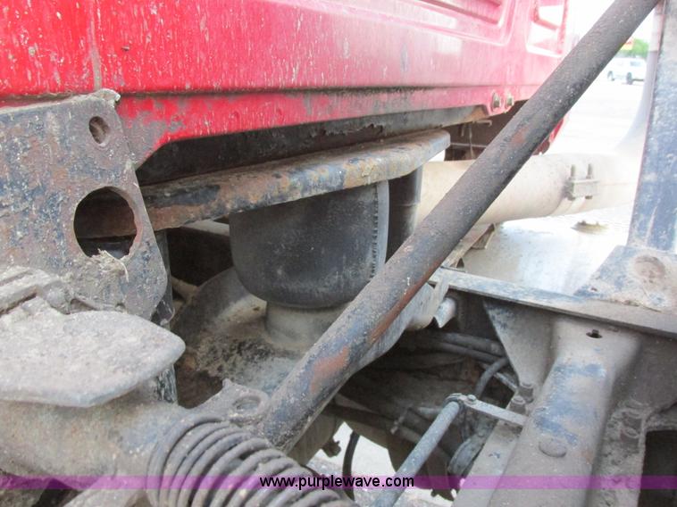 image for item I6199 1999 Mack CH613 semi truck