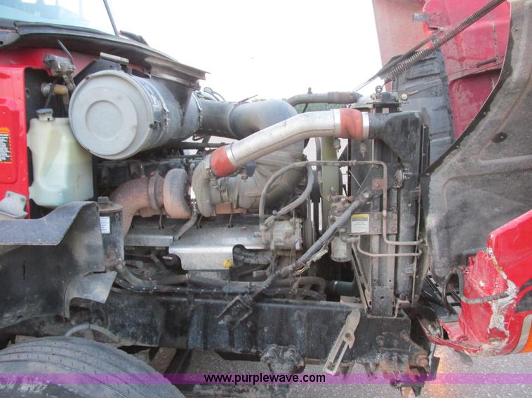 image for item I6199 1999 Mack CH613 semi truck