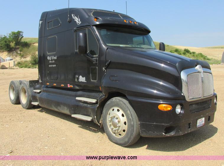 image for item I6208 1997 Kenworth T2000 semi truck