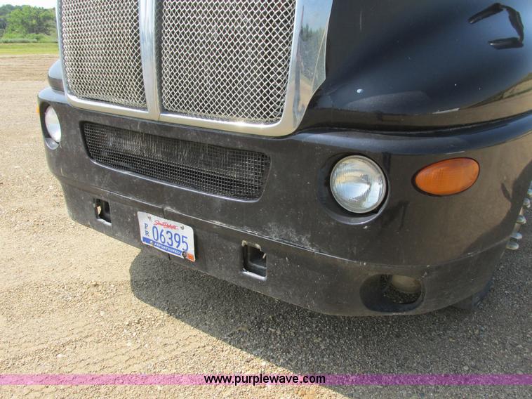 image for item I6208 1997 Kenworth T2000 semi truck