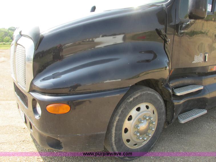 image for item I6208 1997 Kenworth T2000 semi truck