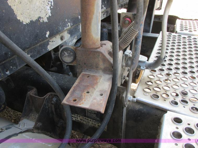 image for item I6208 1997 Kenworth T2000 semi truck