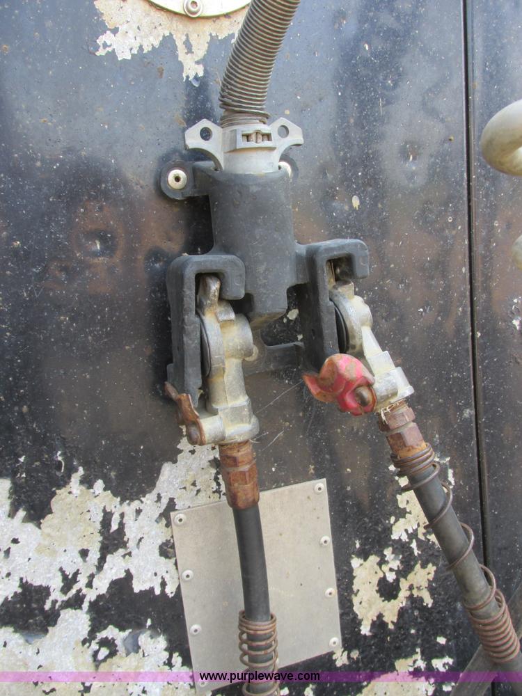 image for item I6208 1997 Kenworth T2000 semi truck