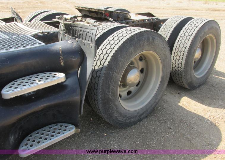 image for item I6208 1997 Kenworth T2000 semi truck