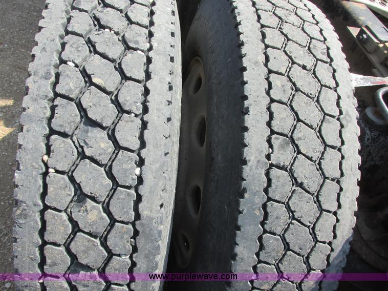 image for item I6208 1997 Kenworth T2000 semi truck